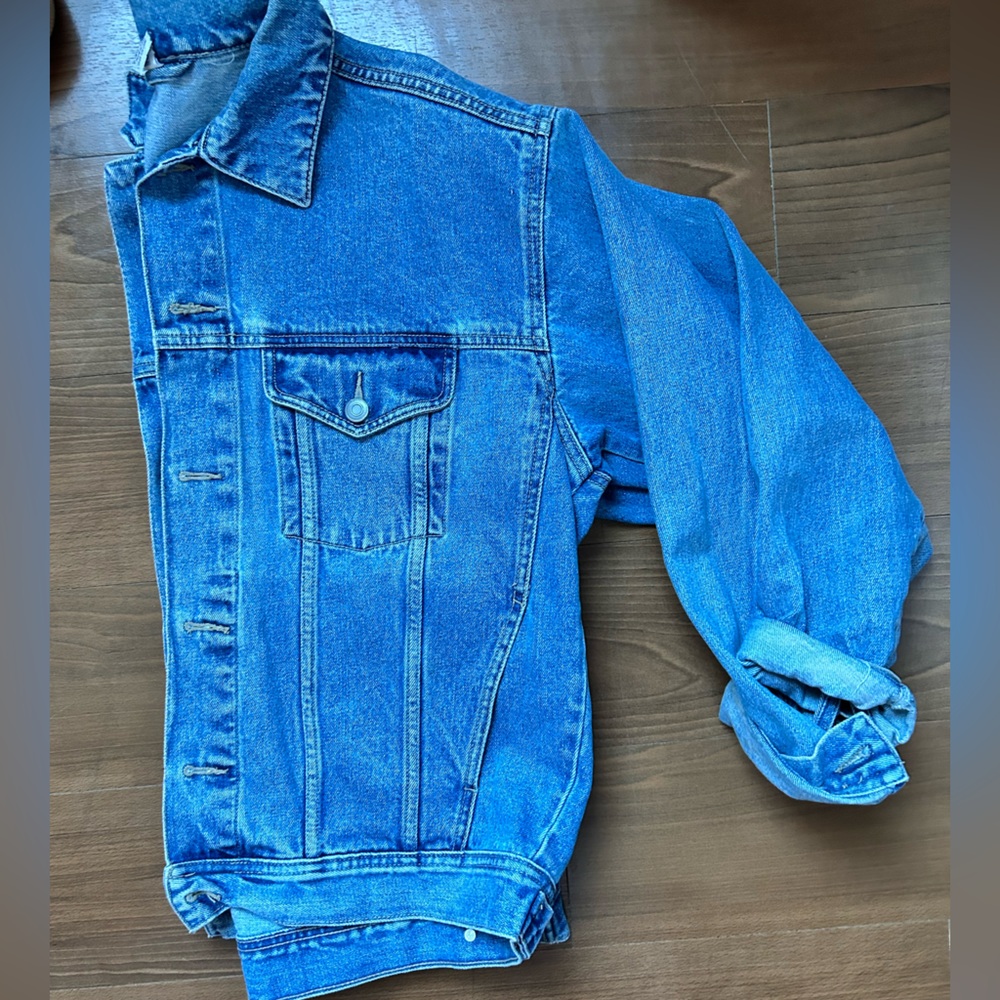 Chunky and thick jean jacket!